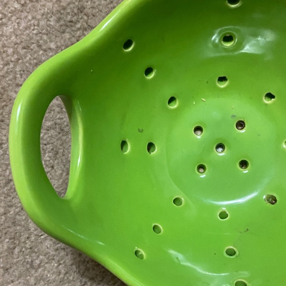 Creative CoOp Green Ceramic Colander - Picture 3 of 5